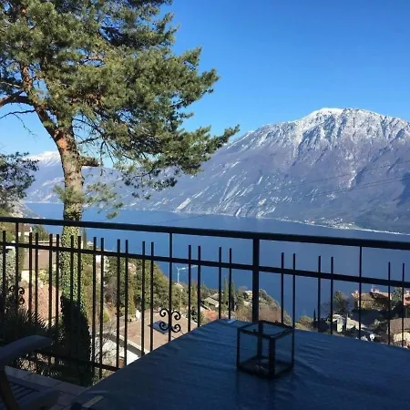 Tatil Evi Ferienhaus In Ruhiger Lage Mit Traumhaftem Panoramablick Auf Den Gardasee Und Gegenuberliegendes Bergmassiv *