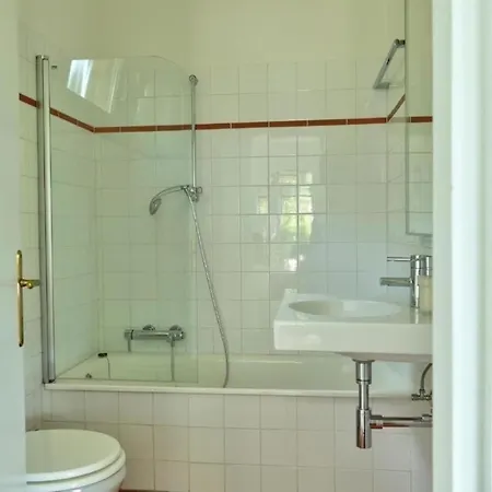 Ferienhaus In Ruhiger Lage Mit Traumhaftem Panoramablick Auf Den Gardasee Und Gegenuberliegendes Bergmassiv Tatil Evi *